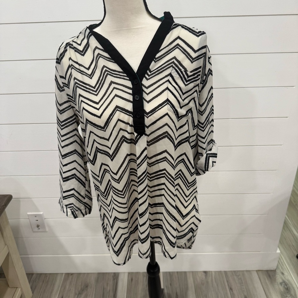 Takara Black and White Zigzag Blouse